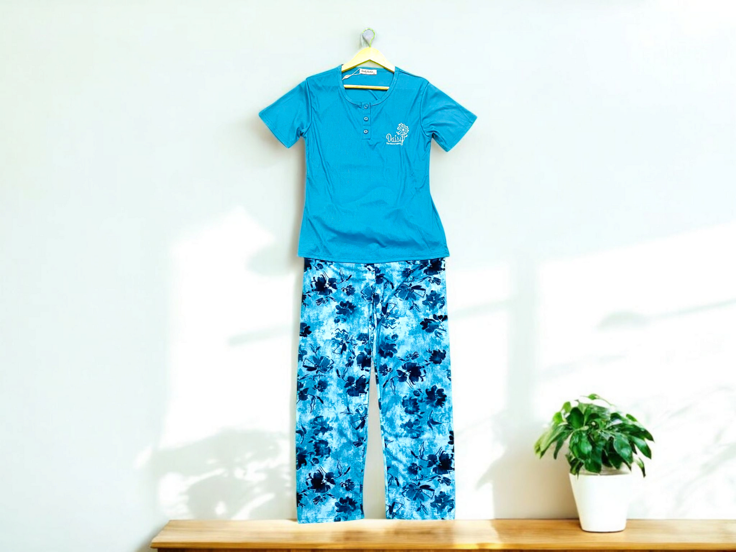 Blue Daisy – Women's Buttoned Sleepwear Set