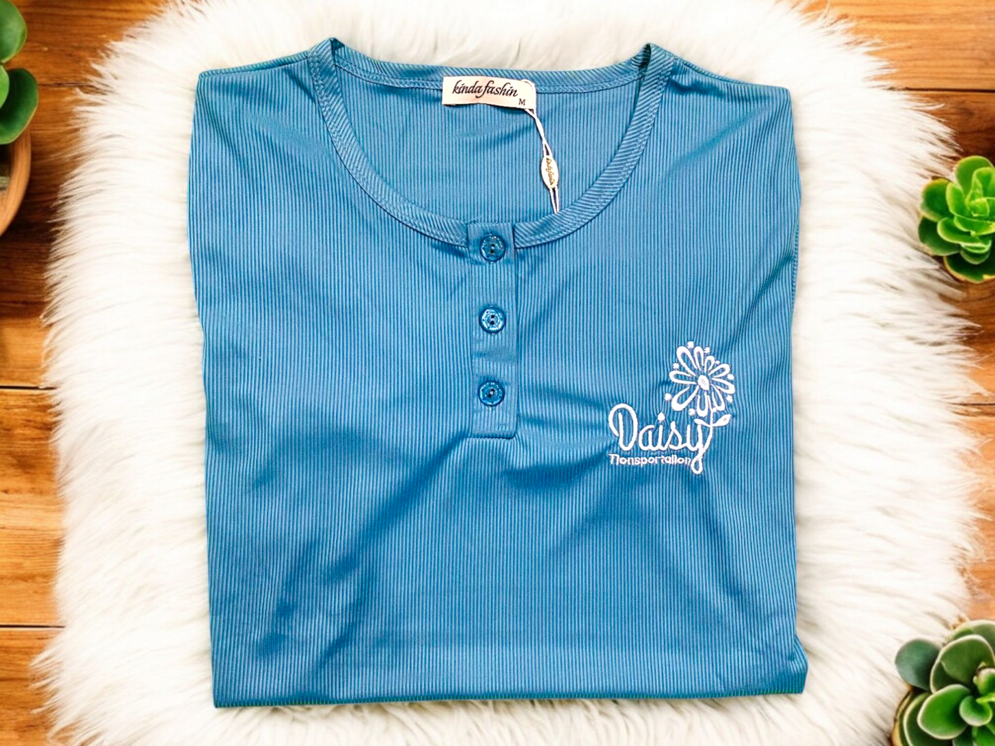 Blue Daisy – Women's Buttoned Sleepwear Set