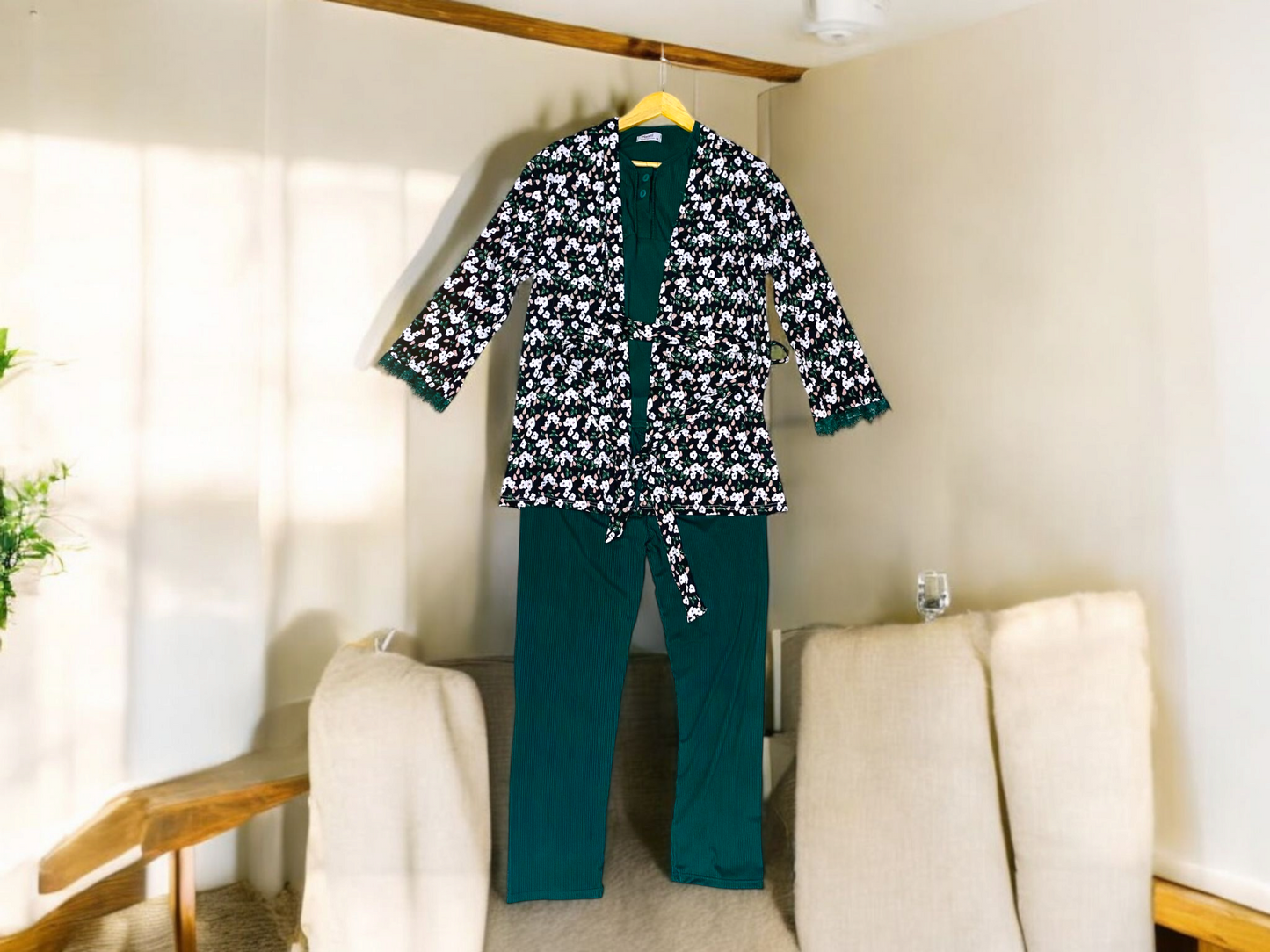Emerald Bloom – 4-Piece Women's Sleepwear & Robe Set